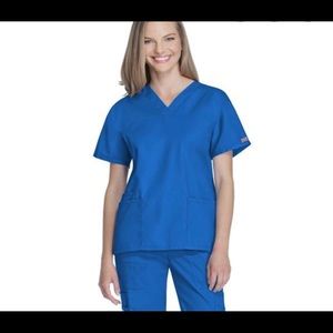 Cherokee scrub top